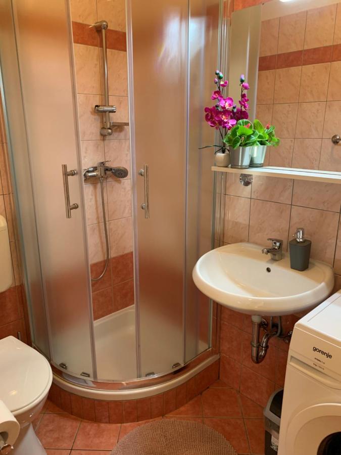Villa Ulika - 3 Apt For 4 Persons Πούλα Εξωτερικό φωτογραφία