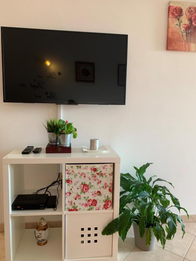 Villa Ulika - 3 Apt For 4 Persons Πούλα Εξωτερικό φωτογραφία