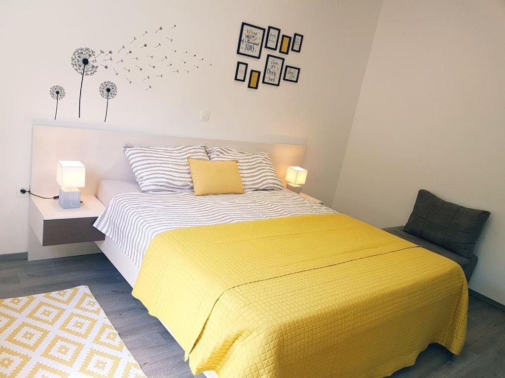 Villa Ulika - 3 Apt For 4 Persons Πούλα Εξωτερικό φωτογραφία