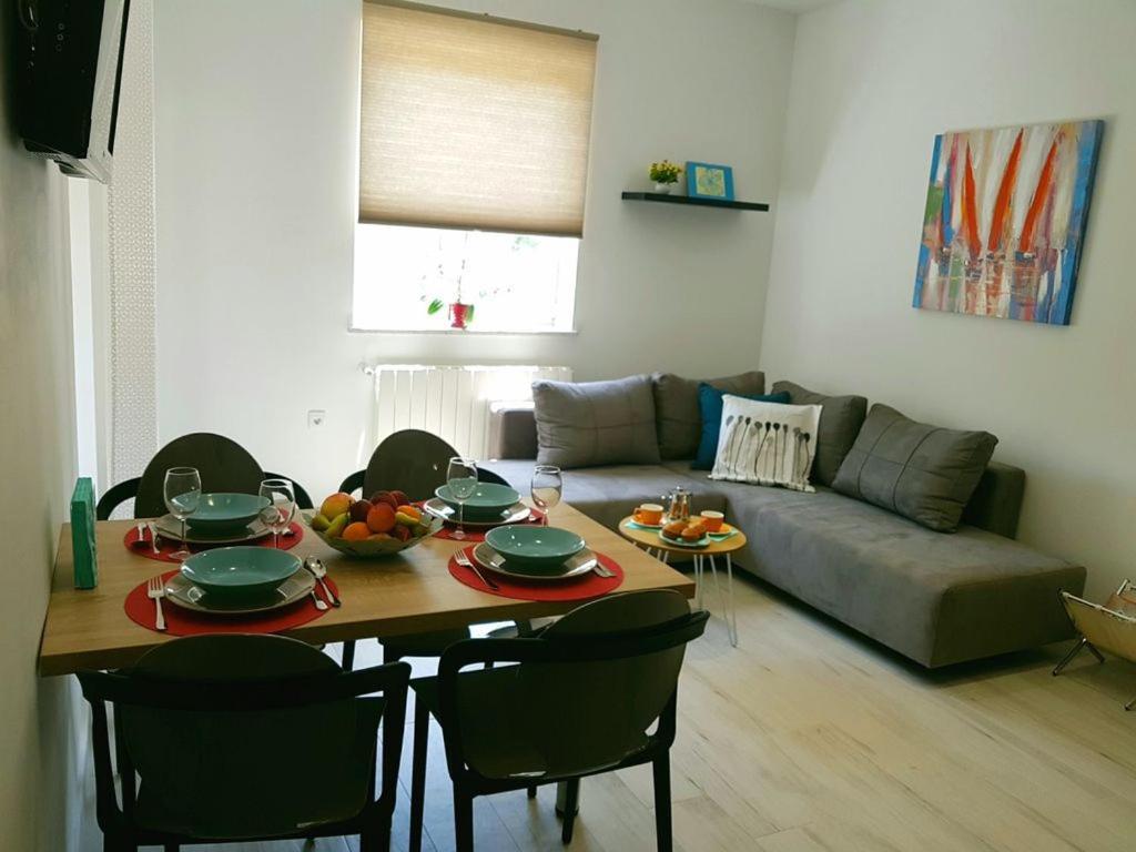 Villa Ulika - 3 Apt For 4 Persons Πούλα Εξωτερικό φωτογραφία