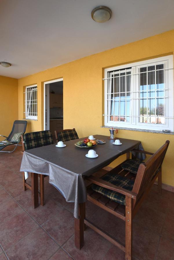 Villa Ulika - 3 Apt For 4 Persons Πούλα Εξωτερικό φωτογραφία